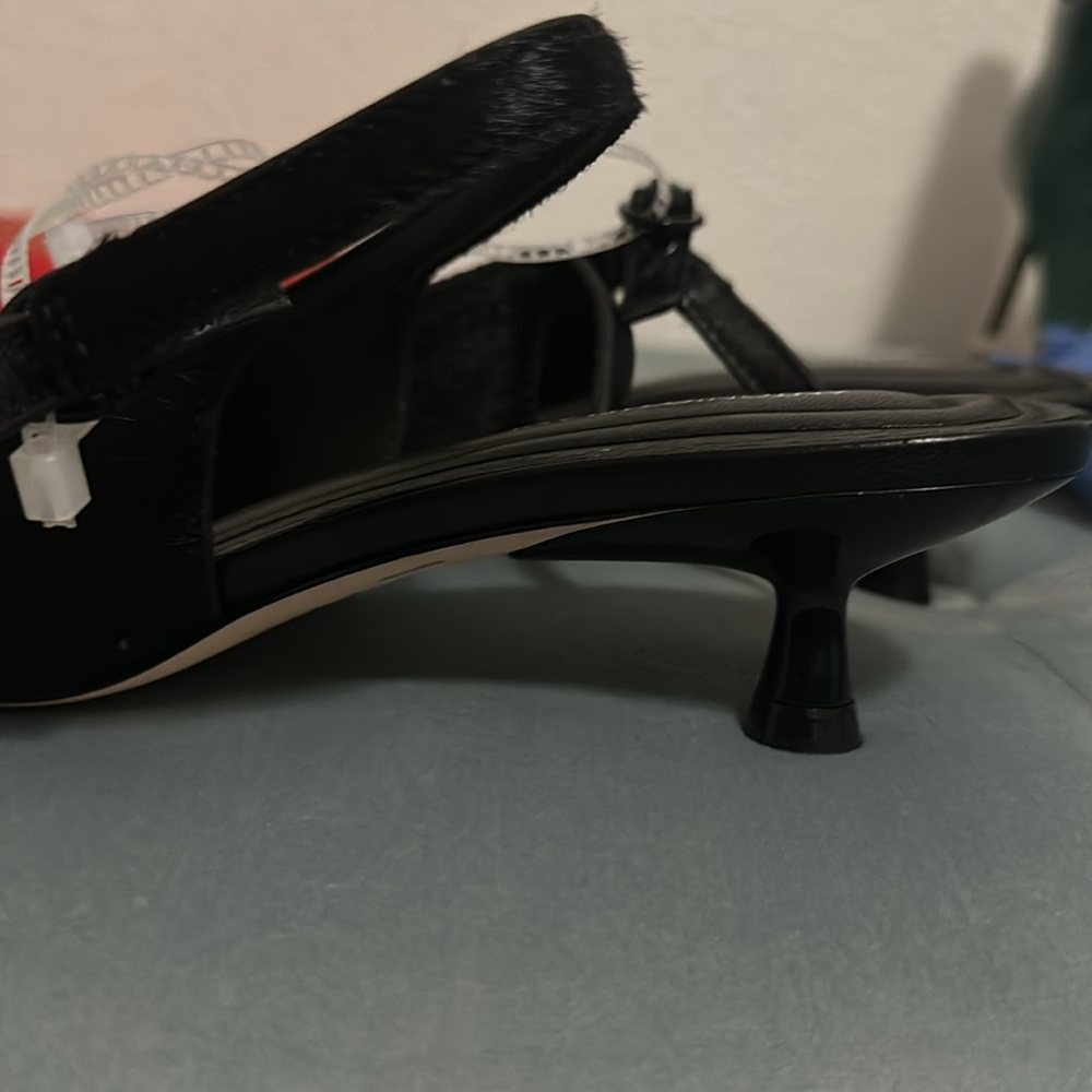 Antonio Melani, the Kody Black Leather Haircalf Dress Pumps. Size 7.5 - Picture 4 of 4